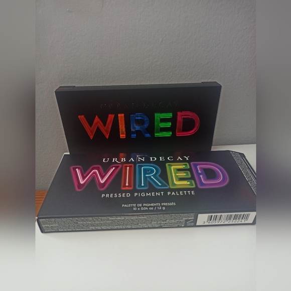 Brand New Urban Decay Wired eyeshadow palette - Picture 5 of 5